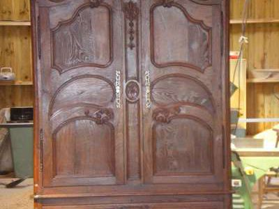 Restauration de meuble : armoire salisienne du XIXe à Came, dans les Pyrénées-Atlantiques (64)